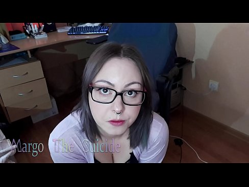 ❤️ Sexy meisje met bril zuigt Dildo diep op camera ❤❌ Super sex at us ❌❤