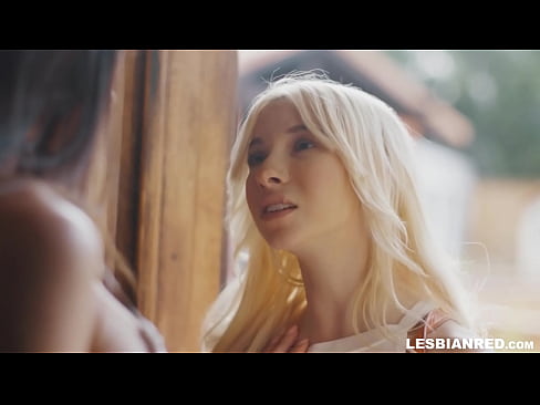 ❤️ Meisje komt een paar maanden later thuis en eindigt met het eten van haar stiefmoeders poesje ❤❌ Super sex at us ❌❤