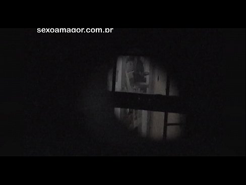 ❤️ Blondie wordt stiekem gefilmd door een voyeur uit de buurt, verstopt achter holle bakstenen ❤❌ Super sex at us ❌❤
